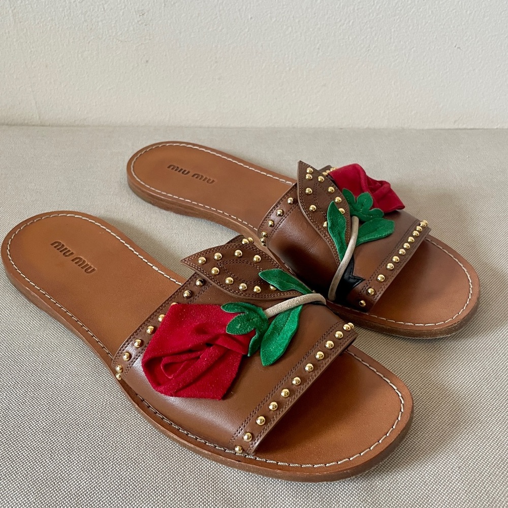 🌹 Miu Miu rose flower leather flats summer sandals. Italian Size 39.5/8.5.